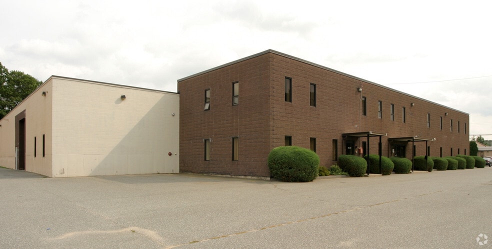 205 Industrial Ave E, Lowell, MA for lease - Building Photo - Image 2 of 7