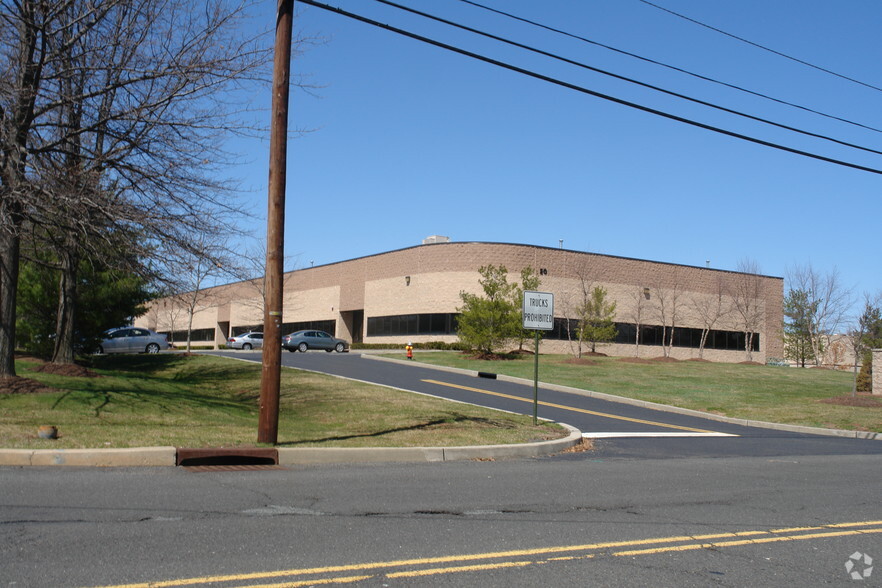 20 Worlds Fair Dr, Somerset, NJ for lease - Primary Photo - Image 1 of 2