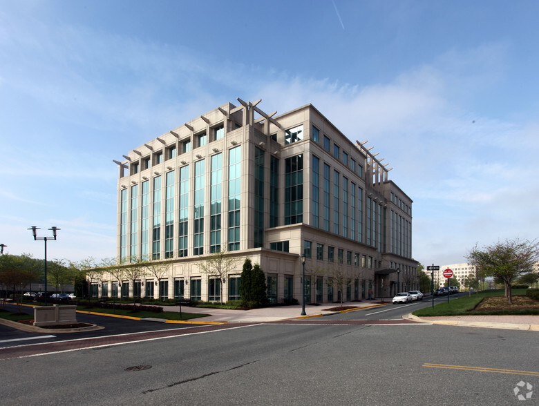 702 King Farm Blvd, Rockville, MD for sale - Building Photo - Image 1 of 1