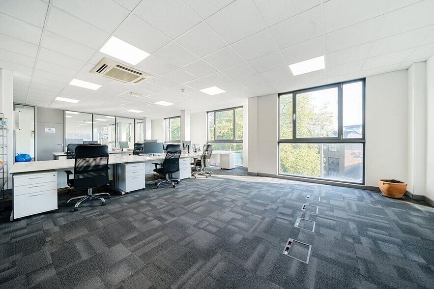 57 Putney Bridge Rd, London for lease - Building Photo - Image 3 of 21