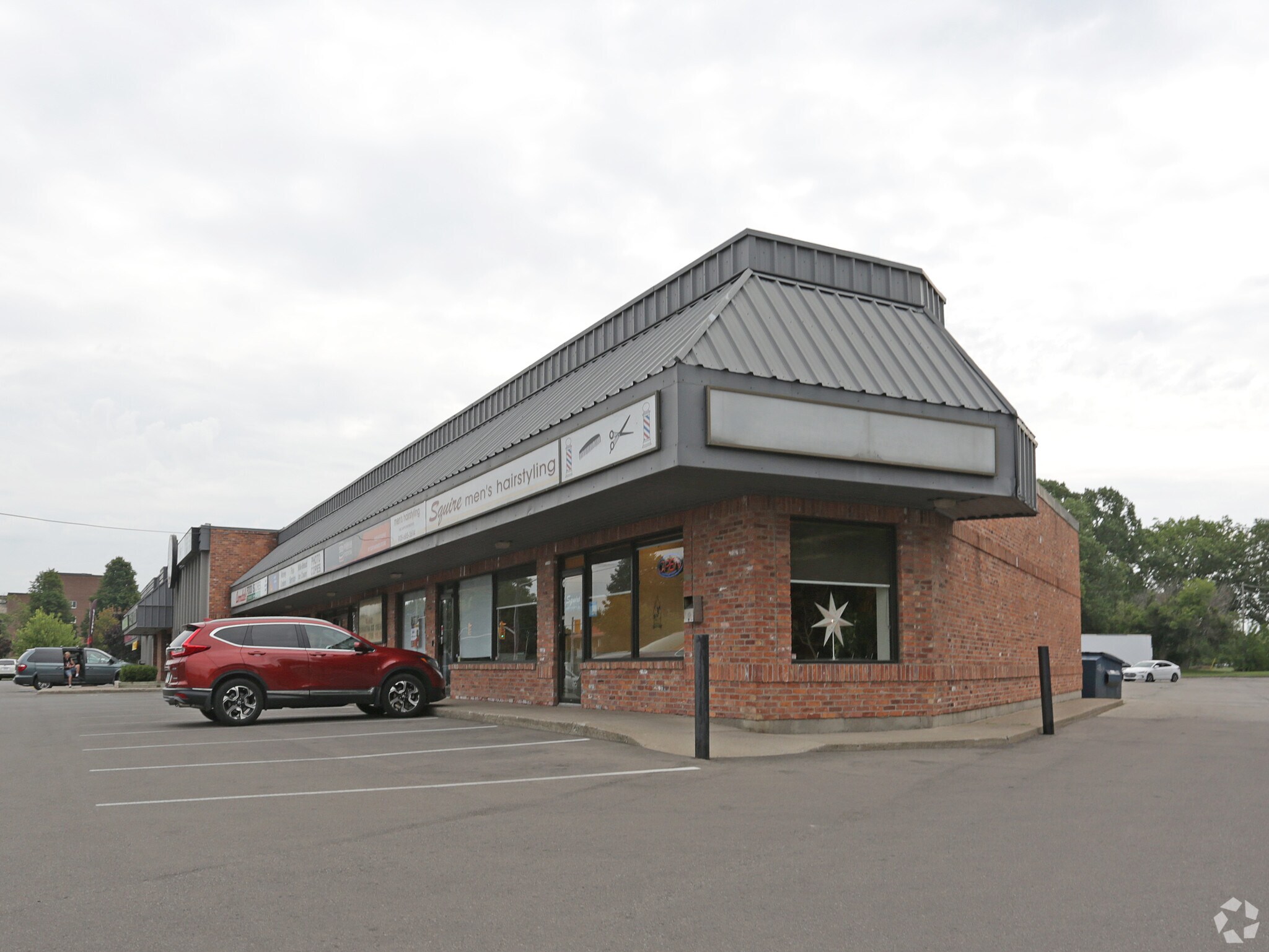 184 Scott St, St Catharines, ON for sale Primary Photo- Image 1 of 1