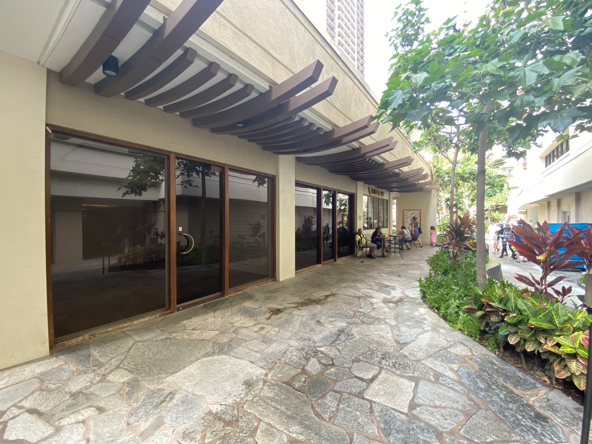 2005 Kalia Rd, Honolulu, HI for lease Building Photo- Image 1 of 3