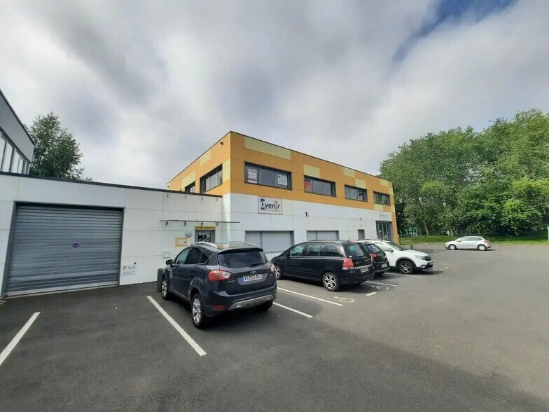 Office in Mont-Saint-Aignan for lease - Building Photo - Image 1 of 11