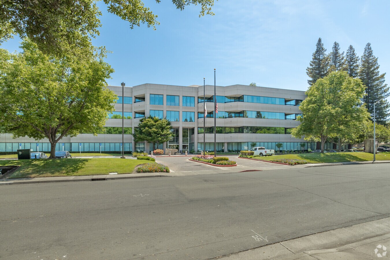 2150 River Plaza Dr, Sacramento, CA 95833 Gateway Oaks Corporate