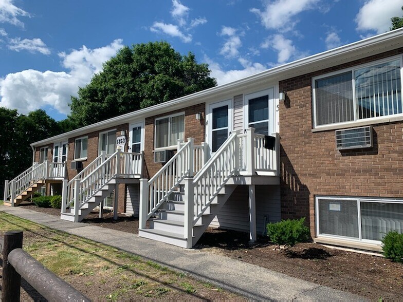 1353 Douglas Ave, North Providence, RI 02904