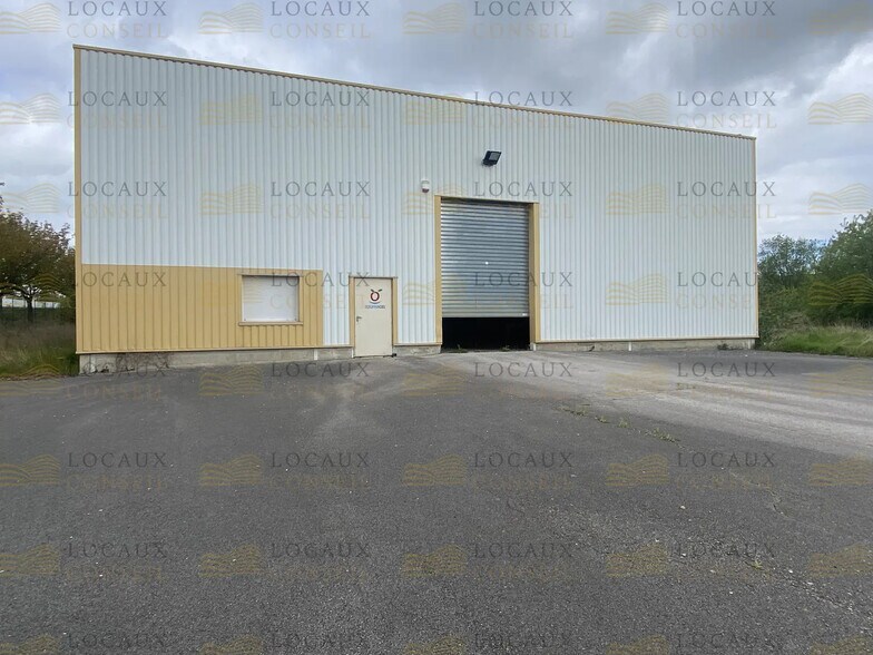 Flex in Chambly for lease - Building Photo - Image 1 of 10