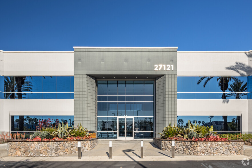 27121 Towne Centre Dr, Foothill Ranch, CA for lease - Building Photo - Image 3 of 6