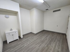 2601 N Stockton Hill Rd, Kingman, AZ for lease Building Photo- Image 1 of 4