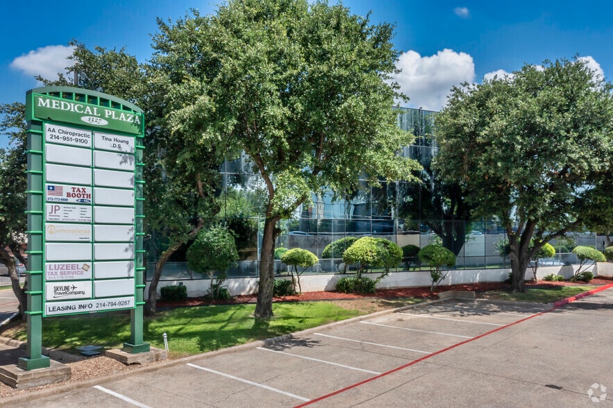 1327 Empire Central Dr, Dallas, TX for lease - Building Photo - Image 3 of 8