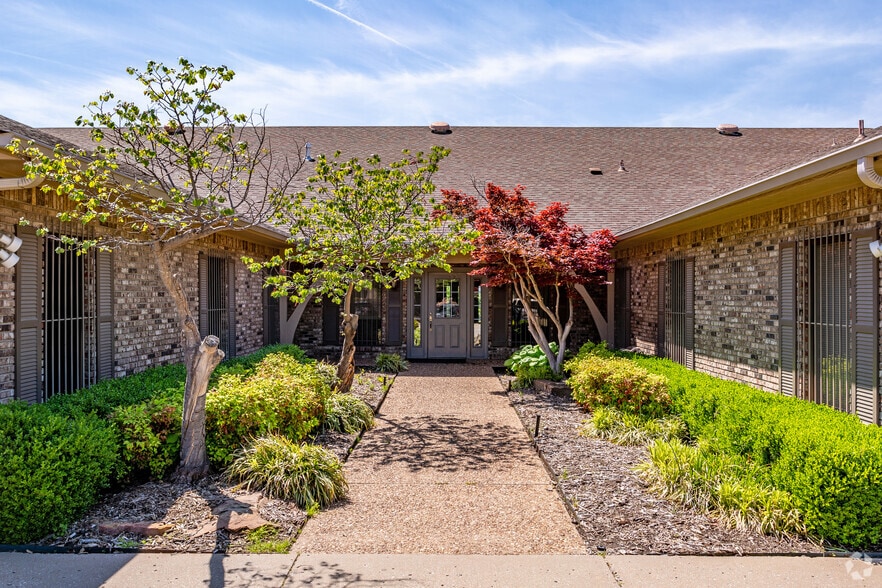 4835 S Fulton Ave, Tulsa, OK for lease - Building Photo - Image 2 of 43