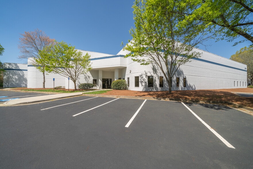 7800 The Bluffs, Austell, GA for lease - Building Photo - Image 3 of 14