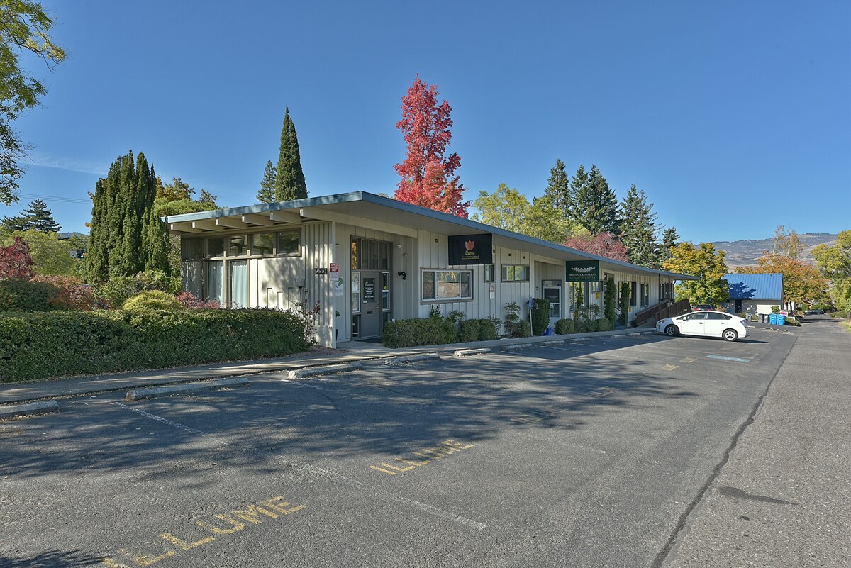 993 Siskiyou Boulevard, Ashland, OR 97520