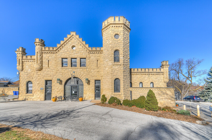 3902 Davenport St, Omaha, NE for sale - Building Photo - Image 1 of 1