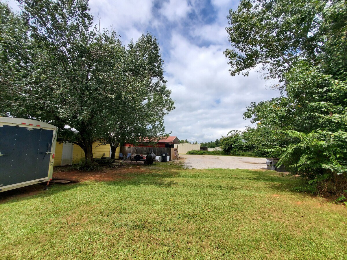 903 Harmony Rd, Eatonton, GA 31024