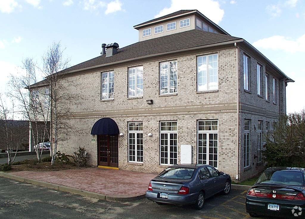 834 Broad St, Meriden, CT 06450