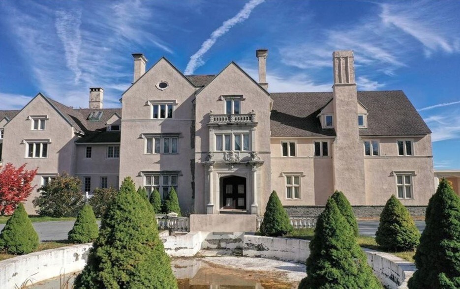 77 Deerfield Rd, Pomfret Center, CT, 06259 Specialty Property For