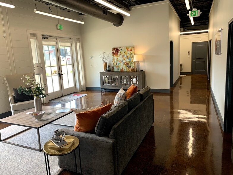 1701 28th Ave S, Birmingham, AL for sale - Building Photo - Image 3 of 17