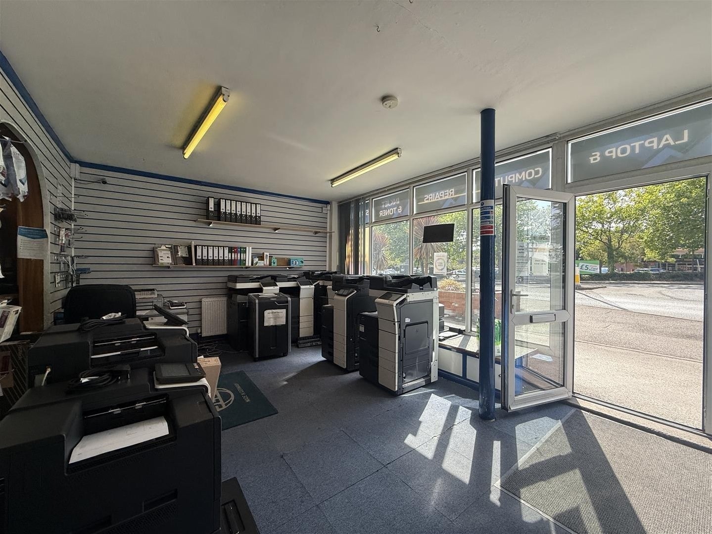 409 Chatsworth Rd, Chesterfield for lease Interior Photo- Image 1 of 6