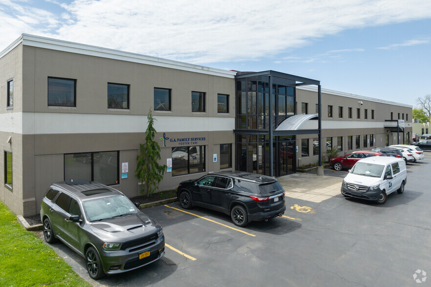 40 Gardenville Pkwy W, Buffalo, NY for lease - Building Photo - Image 3 of 17