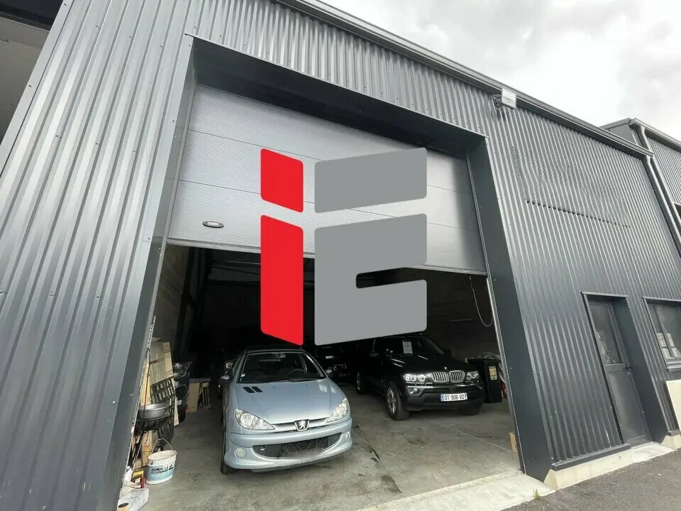 Flex in Caudan for lease Building Photo- Image 1 of 3