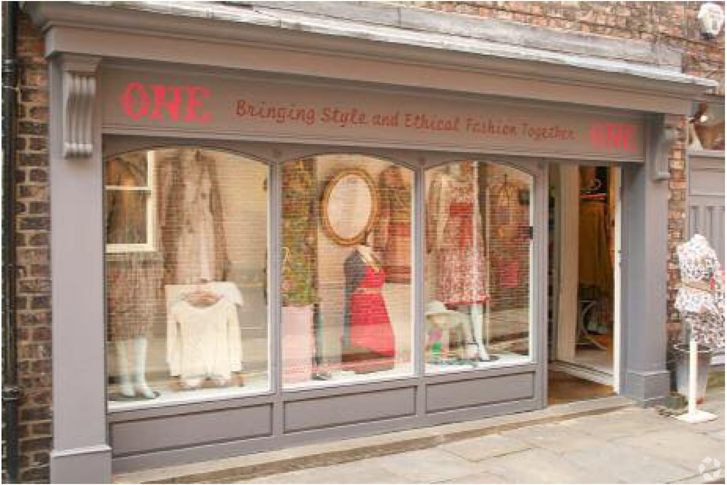 1 Grape Ln, York for sale Primary Photo- Image 1 of 1