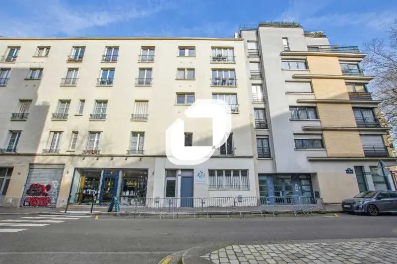 Office in Paris for lease Building Photo- Image 1 of 21