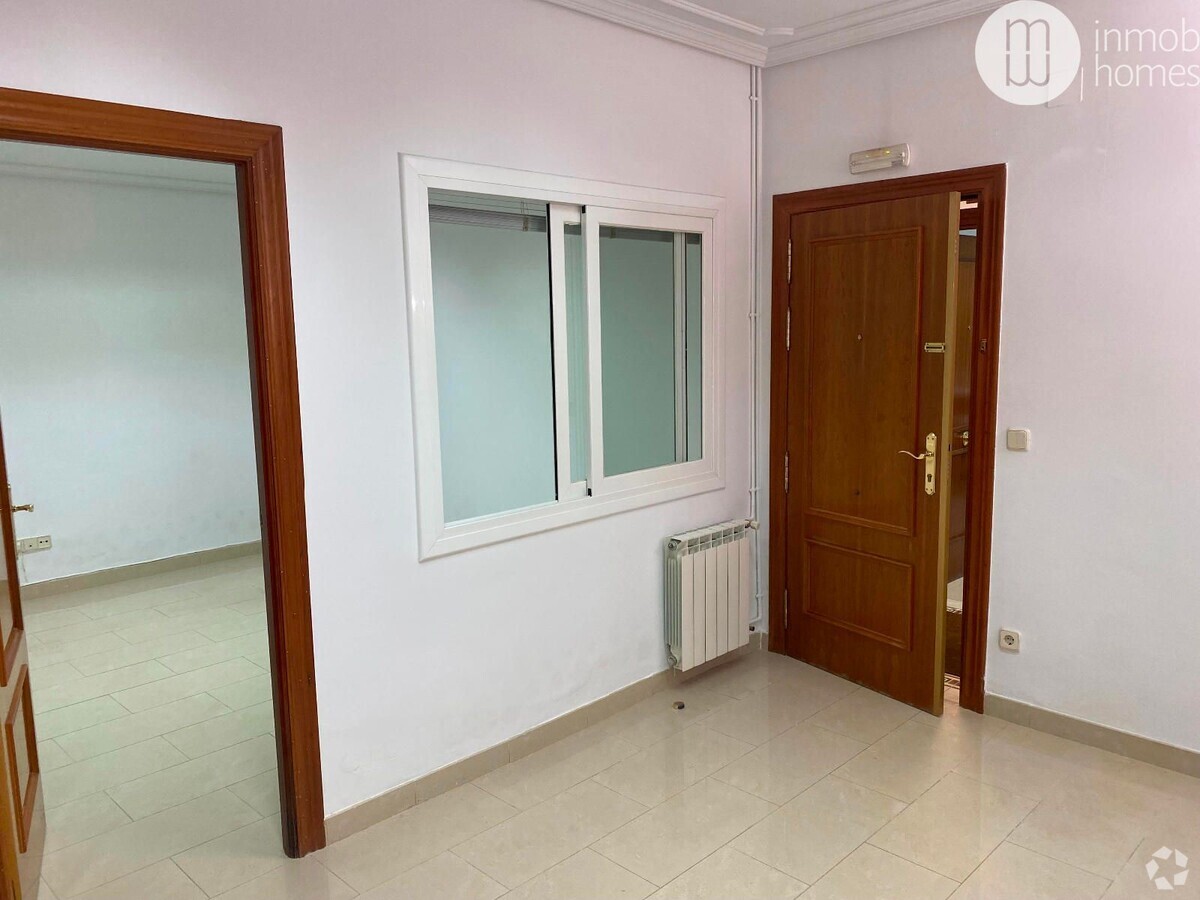 Madrid, MAD 28001 - Unit Puerta A, Esc. 1 -  - Interior Photo - Image 1 of 11