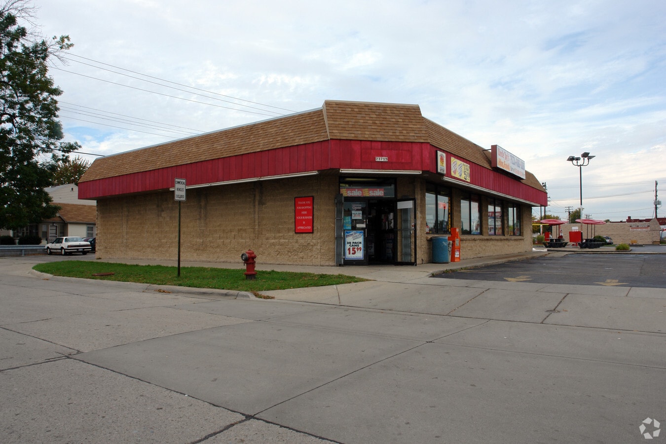 23795 Van Dyke Ave, Center Line, MI 48015