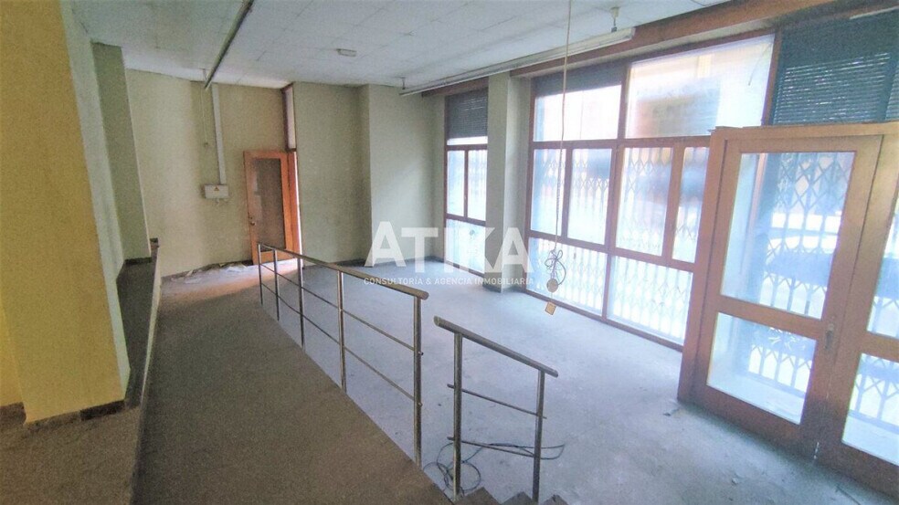 Retail in Ontinyent for lease - Building Photo - Image 3 of 5