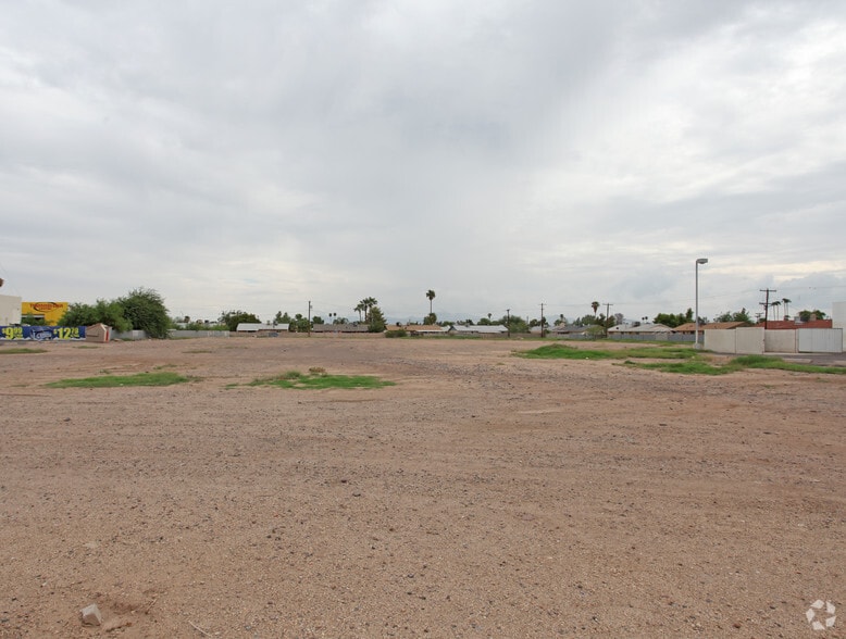 7505 W Indian School Rd, Phoenix, AZ for sale - Building Photo - Image 3 of 8