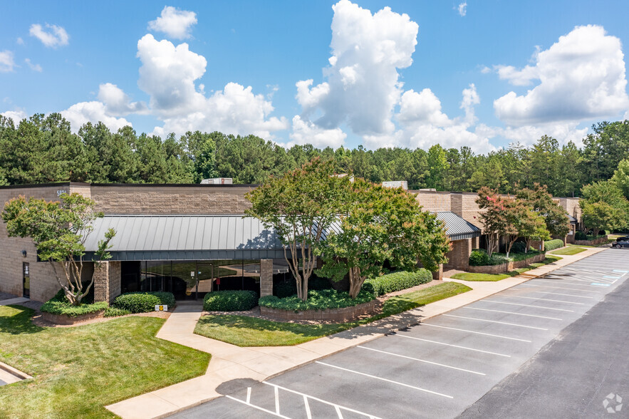 5824 Peachtree Cors E, Peachtree Corners, GA for lease - Building Photo - Image 1 of 6