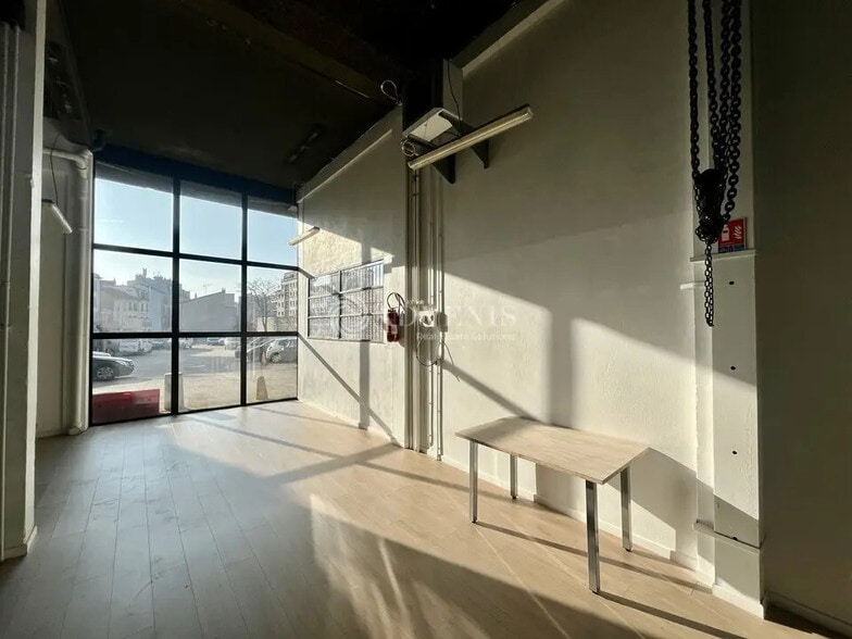 Office in Boulogne-Billancourt for lease - Interior Photo - Image 1 of 5