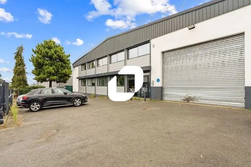 Office in Morangis for lease Building Photo- Image 1 of 17