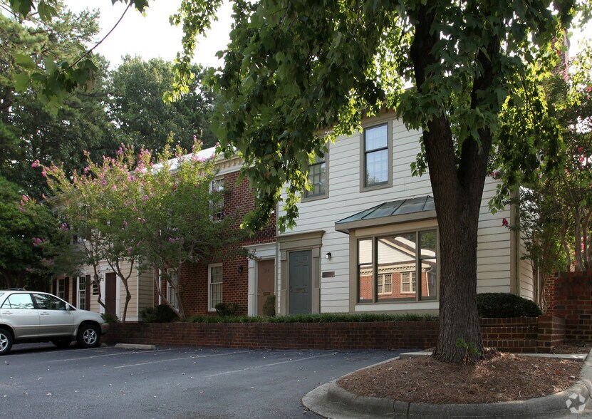 216218 W Millbrook Rd, Raleigh, NC 27609