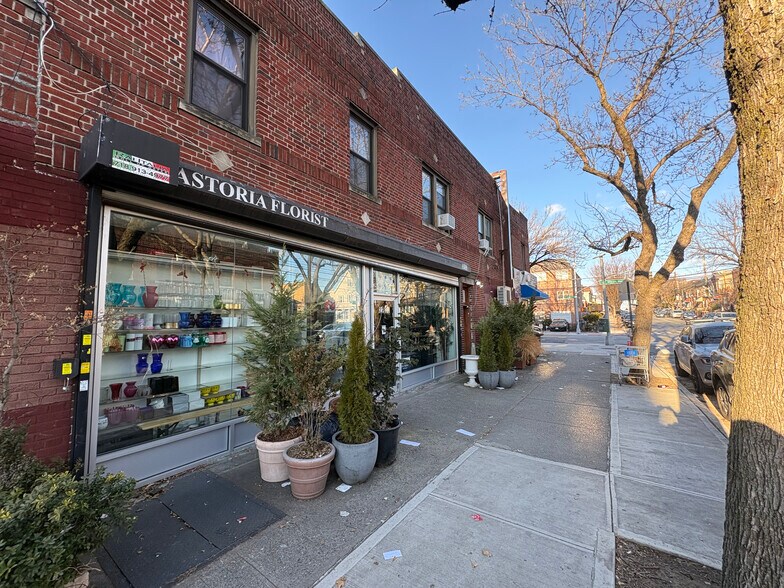 2208 42nd St, Astoria, NY for sale - Primary Photo - Image 1 of 1
