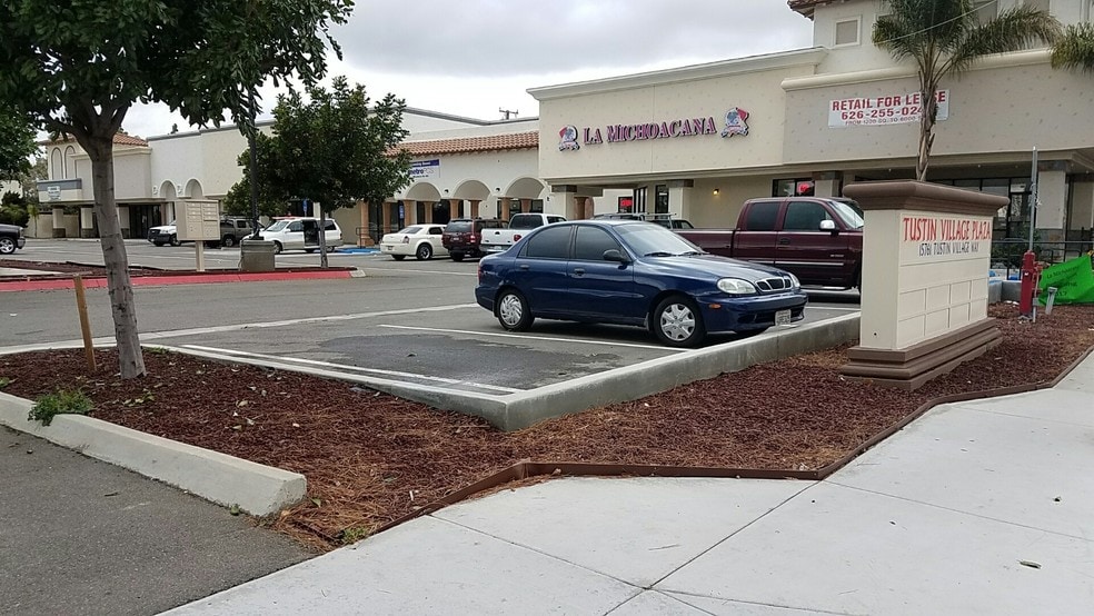 15761 Tustin Village Way, Tustin, CA for lease - Building Photo - Image 2 of 4
