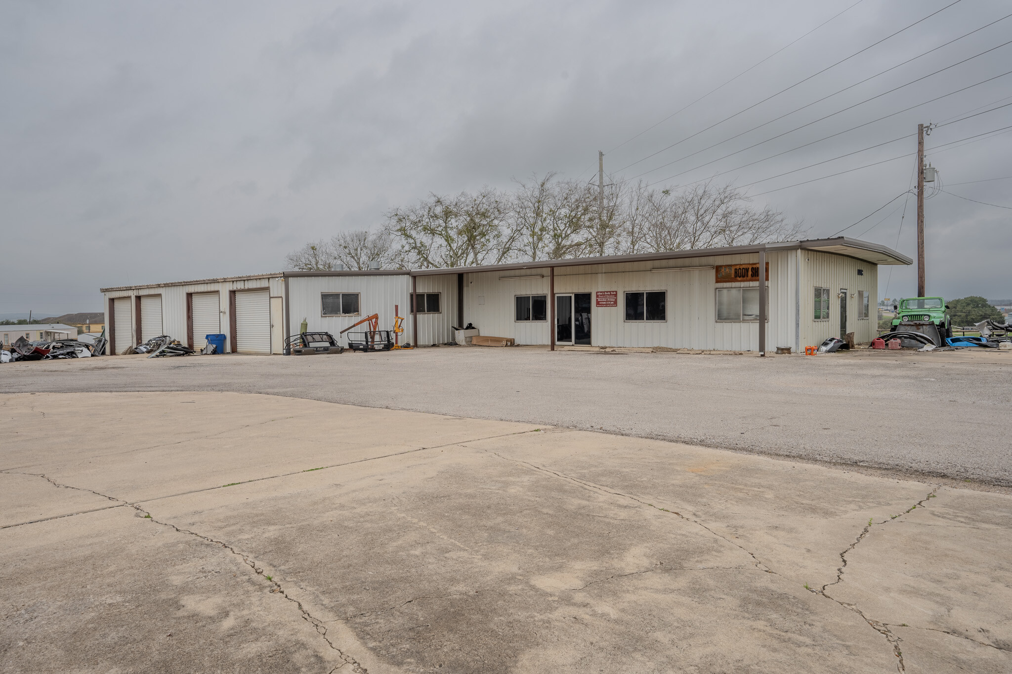 2121 N Saint Joseph St, Gonzales, TX for sale Building Photo- Image 1 of 18