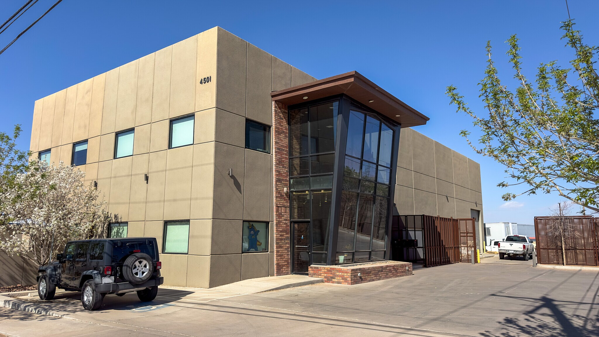 4501 Osborne Dr, El Paso, TX for lease Building Photo- Image 1 of 4