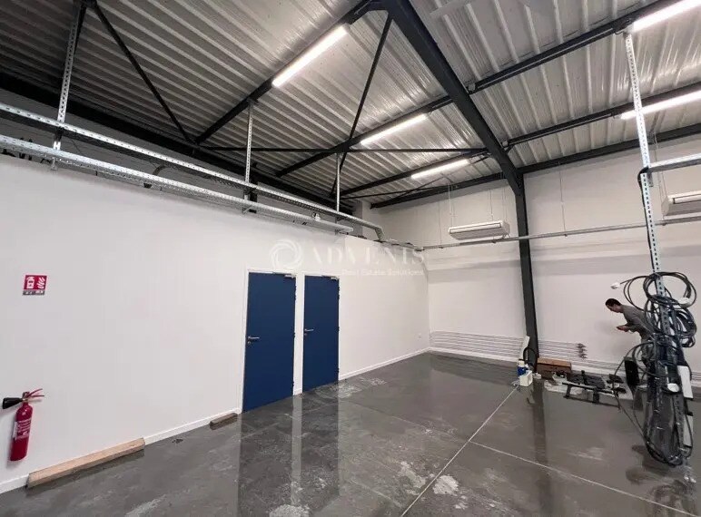 Office in Anse for lease - Building Photo - Image 2 of 6