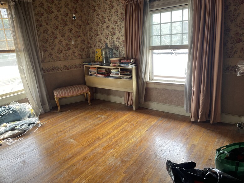 142 Main St, Binghamton, NY for sale - Interior Photo - Image 3 of 19