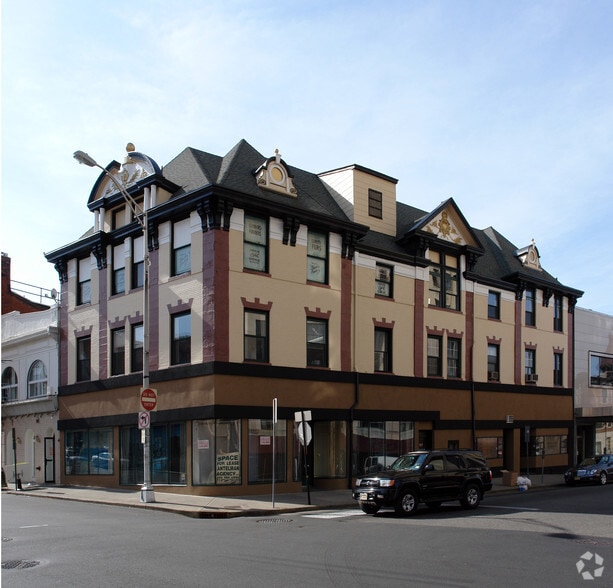 10-12 Broadway, Passaic, NJ for sale - Primary Photo - Image 1 of 1
