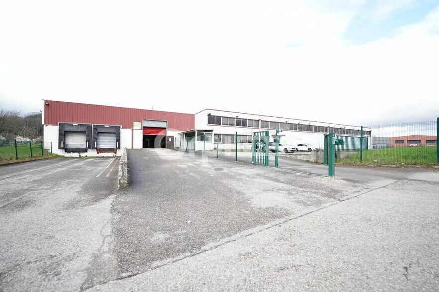 Flex in Chaponost for lease - Building Photo - Image 3 of 4