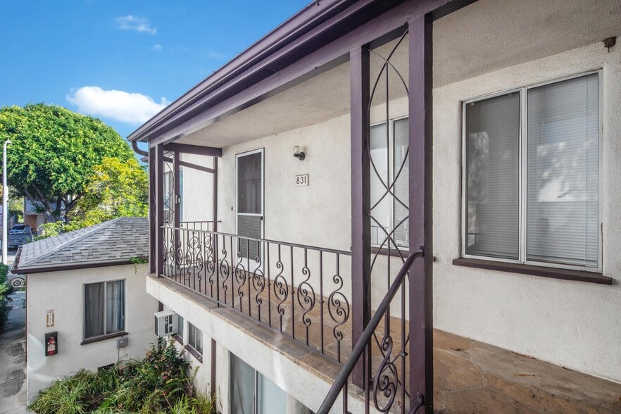 829 N Edinburgh Ave, Los Angeles, CA for sale - Building Photo - Image 3 of 5