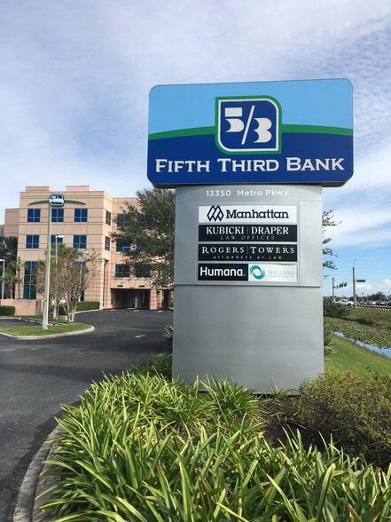 13350 Metro Pky, Fort Myers, FL for lease - Building Photo - Image 1 of 1