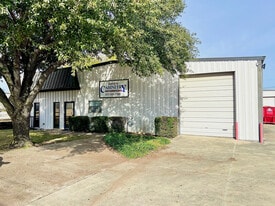 4409 Garland Dr, Haltom City TX - Warehouse