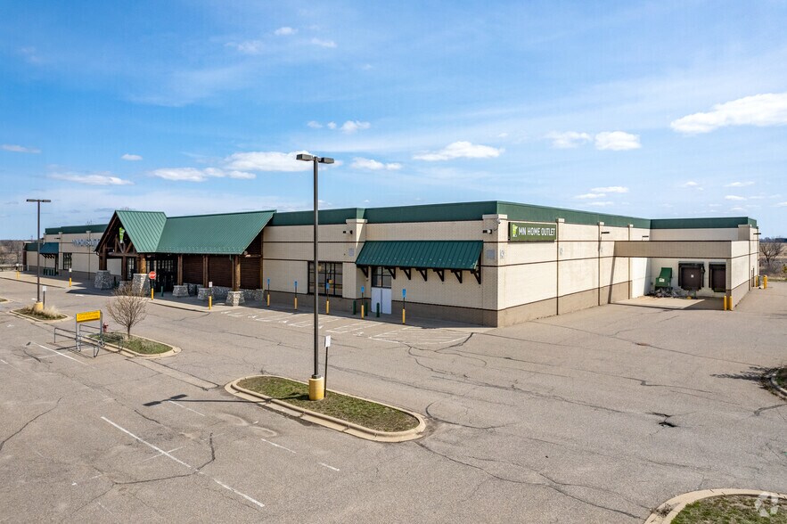 10470 Hudson Rd S, Woodbury, MN for sale - Primary Photo - Image 1 of 1