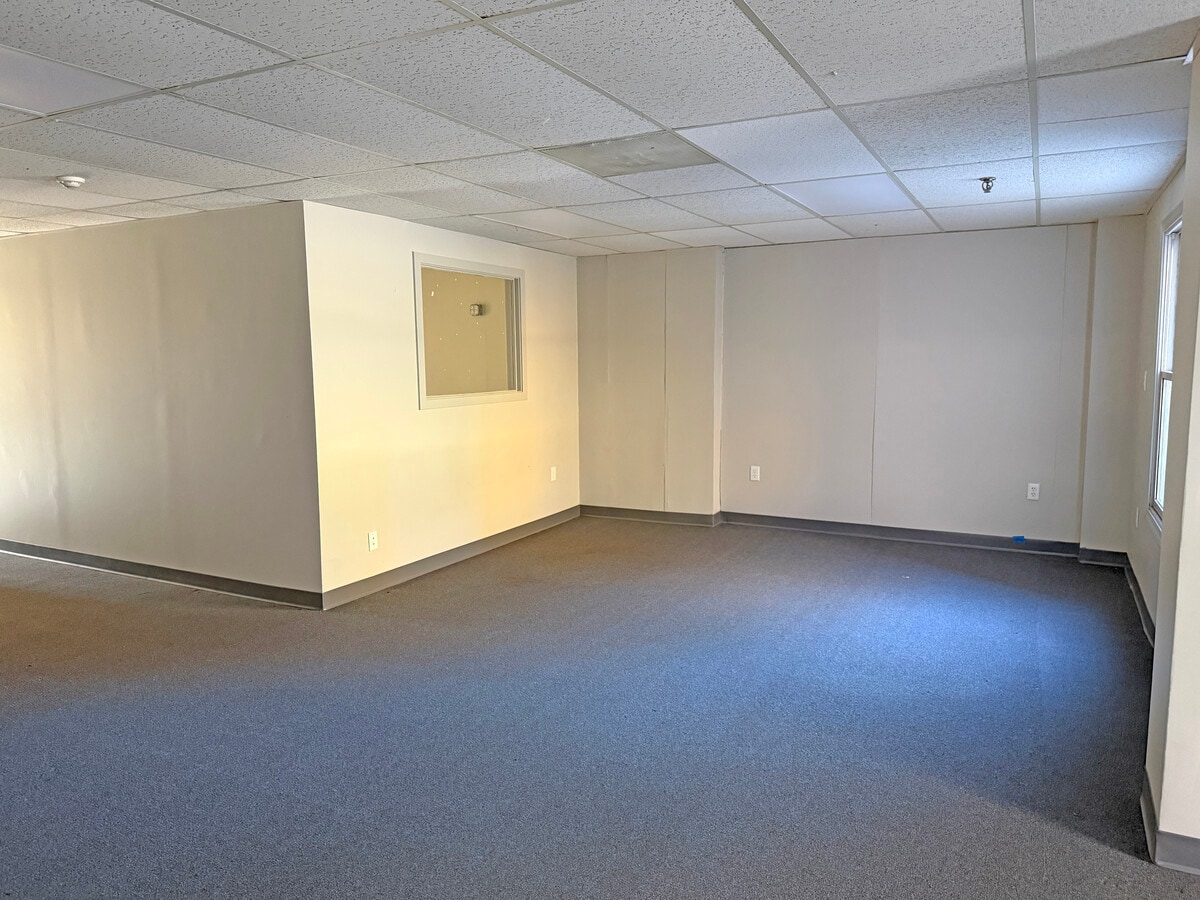 1 Merrill Industrial Dr, Hampton, NH 03842 - Unit 25 - - Interior Photo - Image 1 of 2