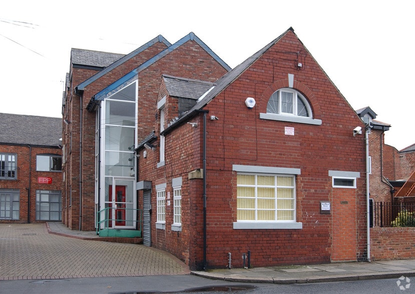 Dinsdale Pl, Newcastle Upon Tyne for sale - Building Photo - Image 2 of 2