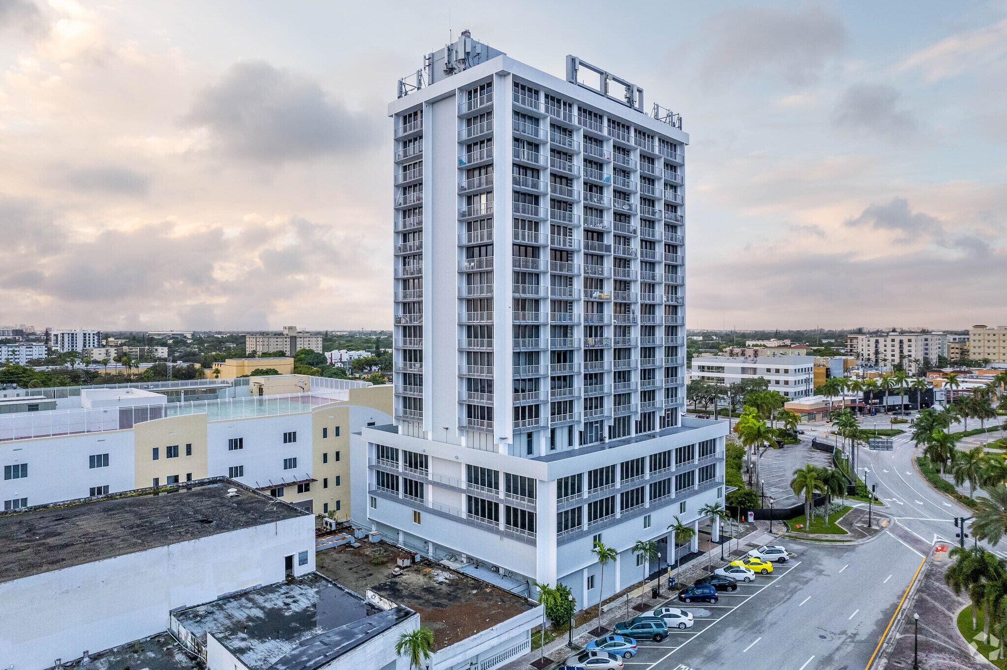 1720 Harrison St, Hollywood, FL 33020