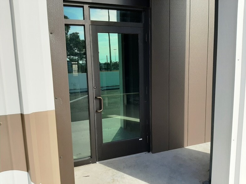 5101 N Howard Ave, Tampa, FL for lease - Building Photo - Image 2 of 10